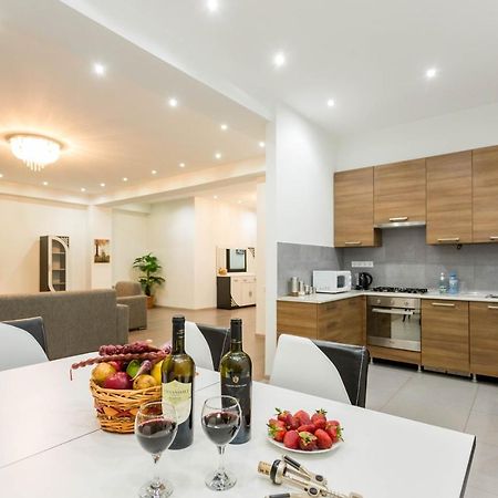Apartment In The City Center Lll Tbilisi Exterior photo