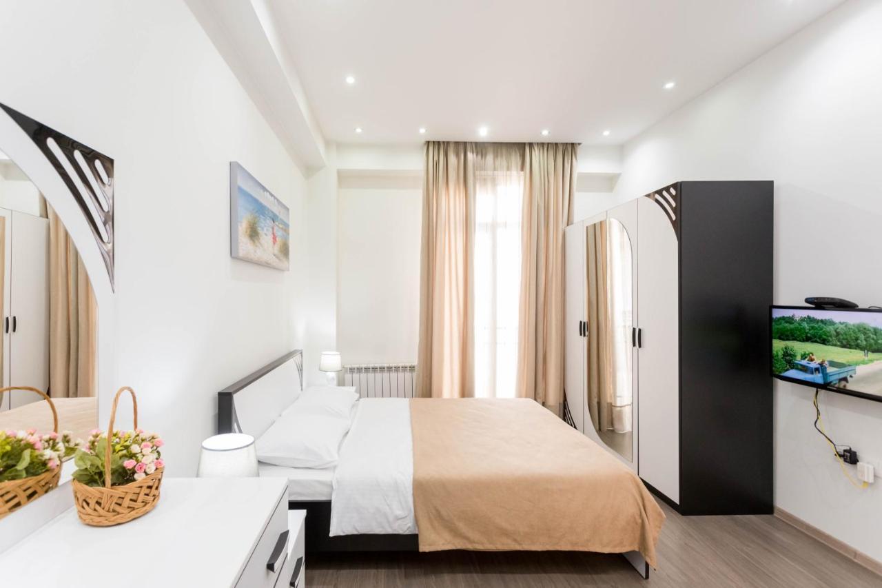 Apartment In The City Center Lll Tbilisi Exterior photo