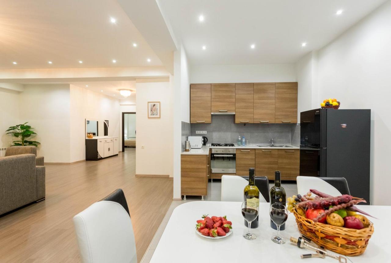 Apartment In The City Center Lll Tbilisi Exterior photo