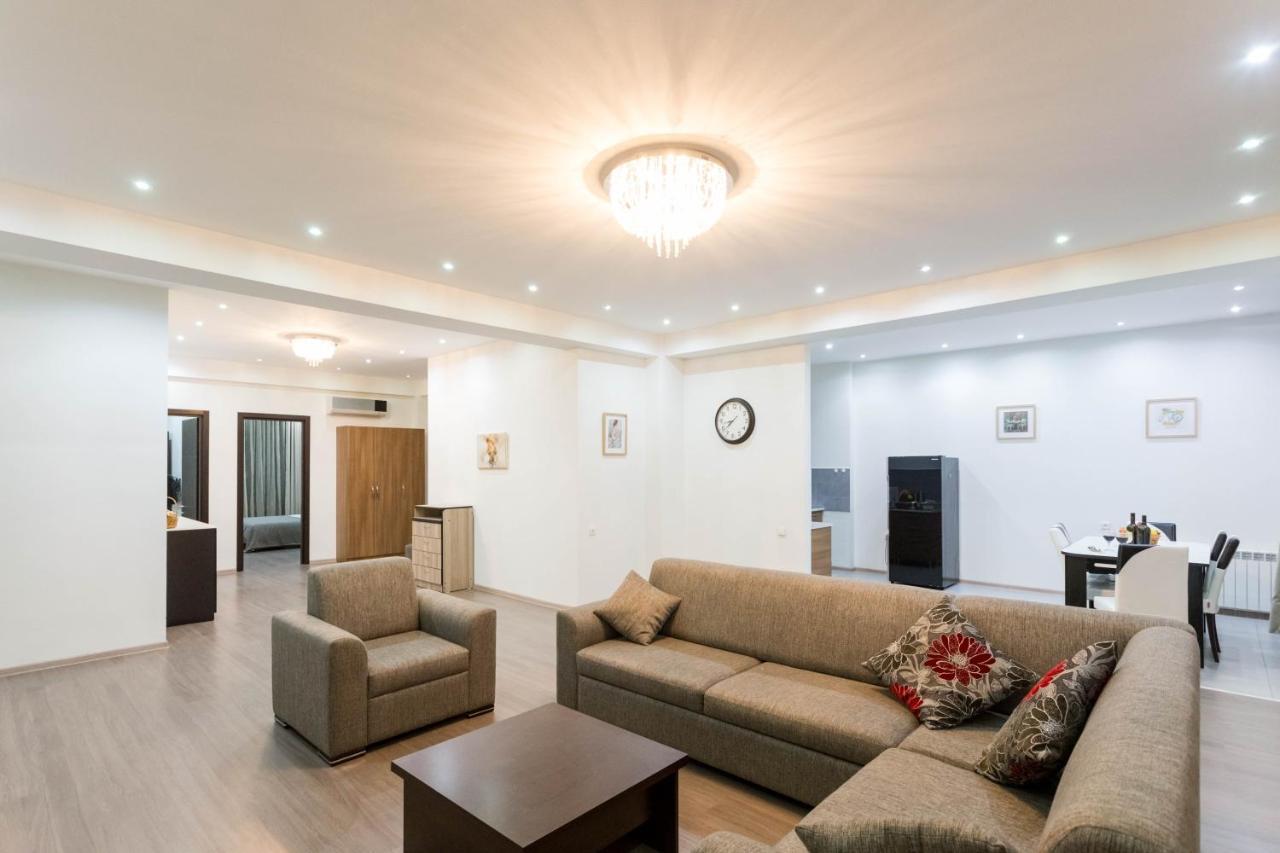Apartment In The City Center Lll Tbilisi Exterior photo