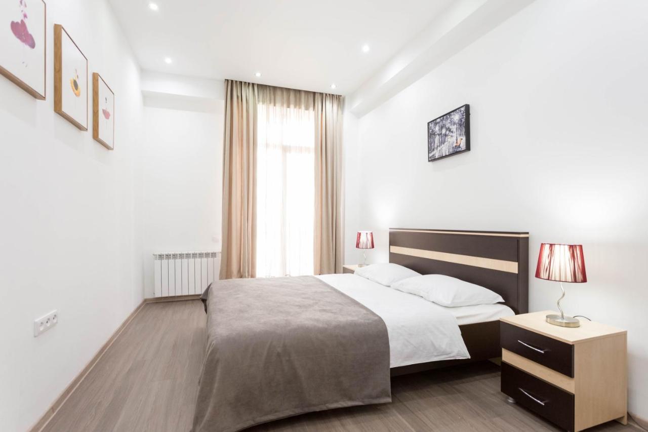 Apartment In The City Center Lll Tbilisi Exterior photo